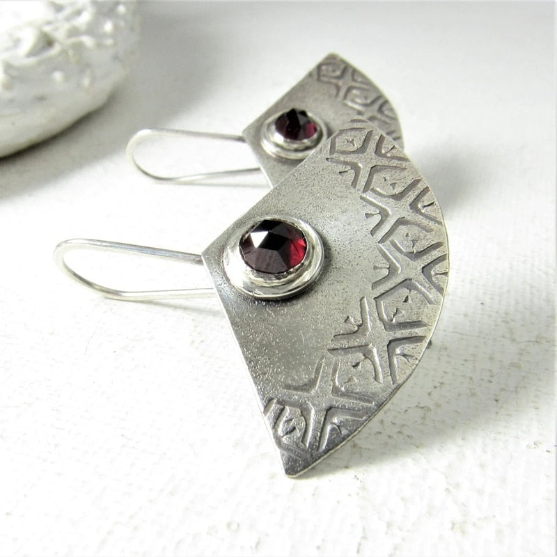 Vintage Ethnic Flower Drop Hanging Earring for Women Tredn Fashion Lovely Ear Pendant Dangle Earrings Jewelry Accessories
