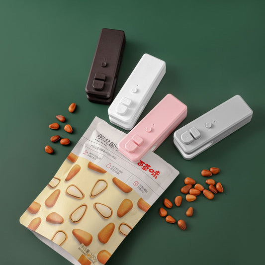 2022 New Upgraded USB Charging Bag Sealing Machine Portable Magnetic Suction Food Snack Plastic Bag Sealer Quickly Seal Open Bag