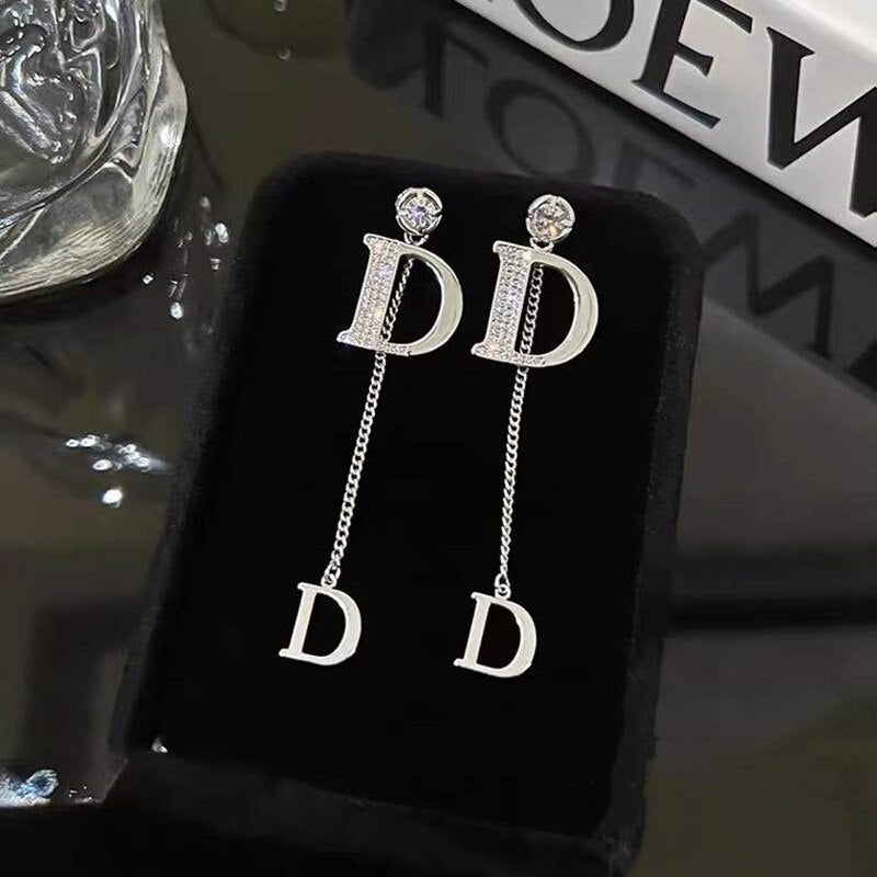 Light Luxury Pretty Letter D Pendant Earrings Noble Exquisite Artificial Pearl Ear Studs Female Fashion Gorgeous Jewelry