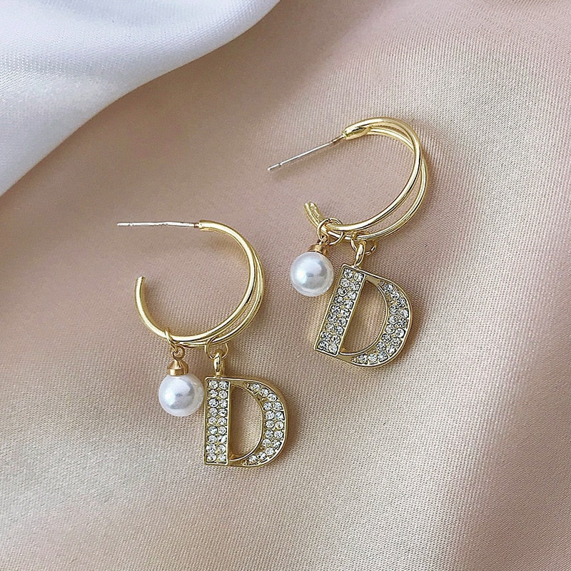 Light Luxury Pretty Letter D Pendant Earrings Noble Exquisite Artificial Pearl Ear Studs Female Fashion Gorgeous Jewelry