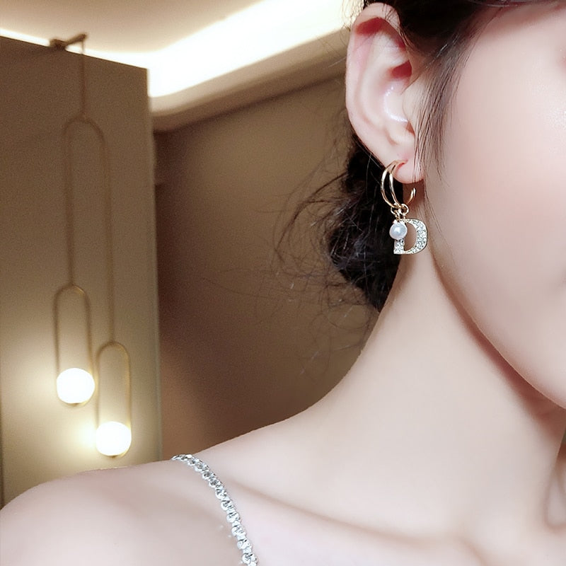 Light Luxury Pretty Letter D Pendant Earrings Noble Exquisite Artificial Pearl Ear Studs Female Fashion Gorgeous Jewelry